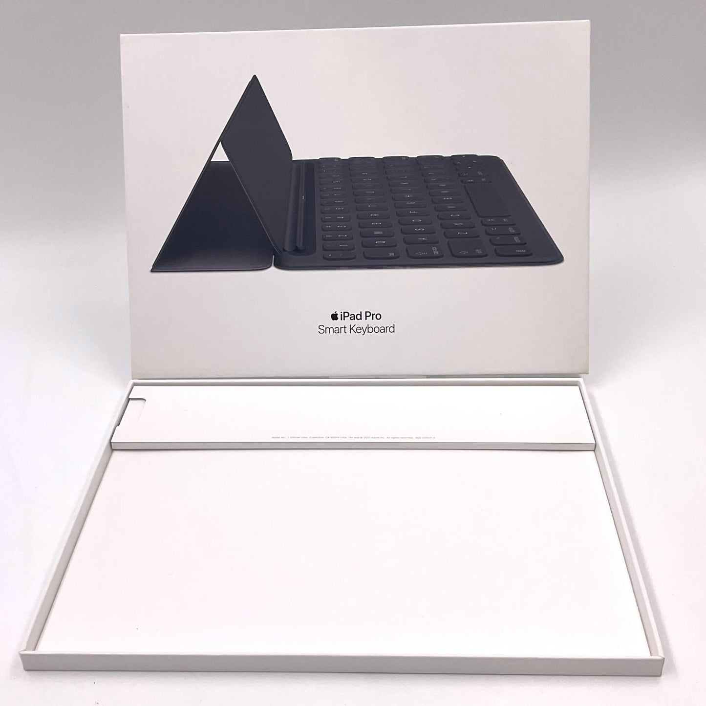 【全額返金保証】【最速発送】Apple 10.5インチiPad Pro用 Smart Keyboard MPTL2J/A 動作確認済