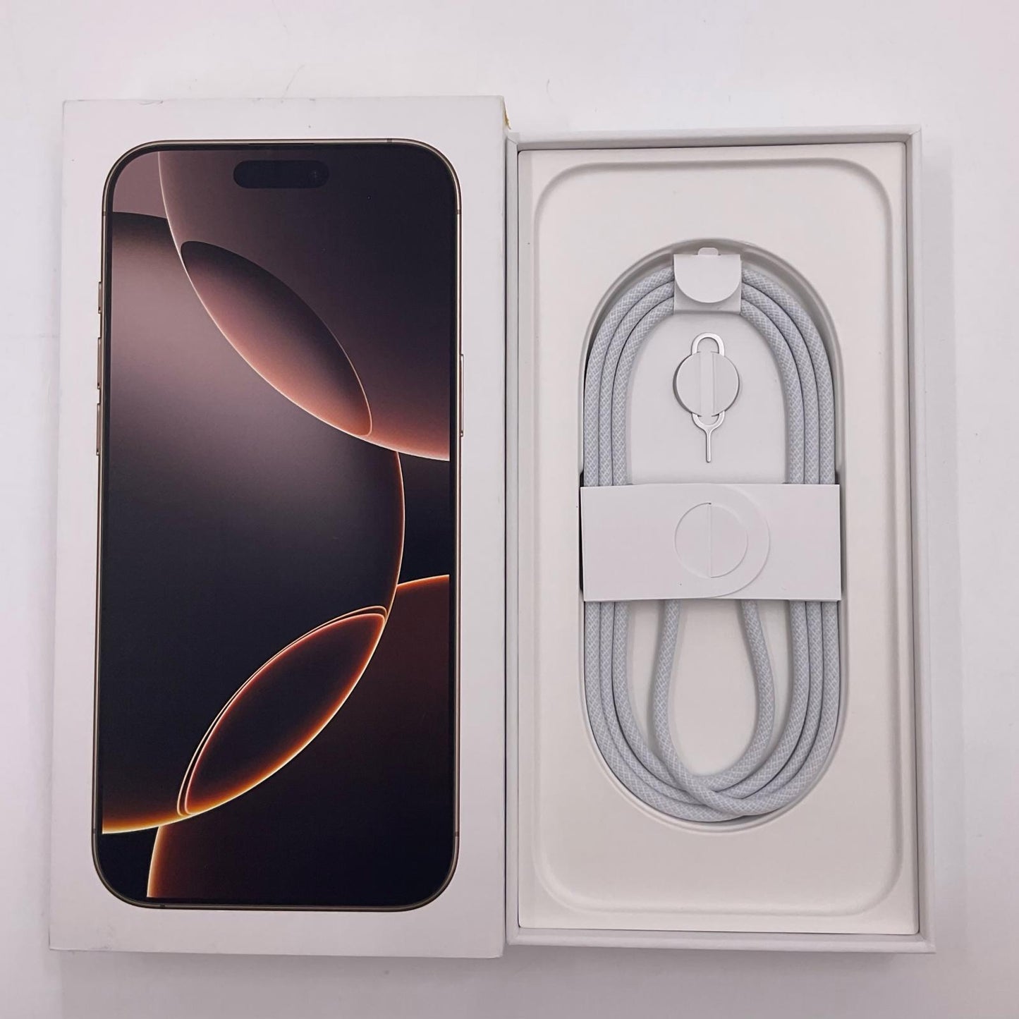 【全額返金保証】【最速発送】Apple iPhone iPhone 16 Pro Max 1TB デザートチタニウム docomo SIMフリー 白ロム 美品 動作確認済 96%