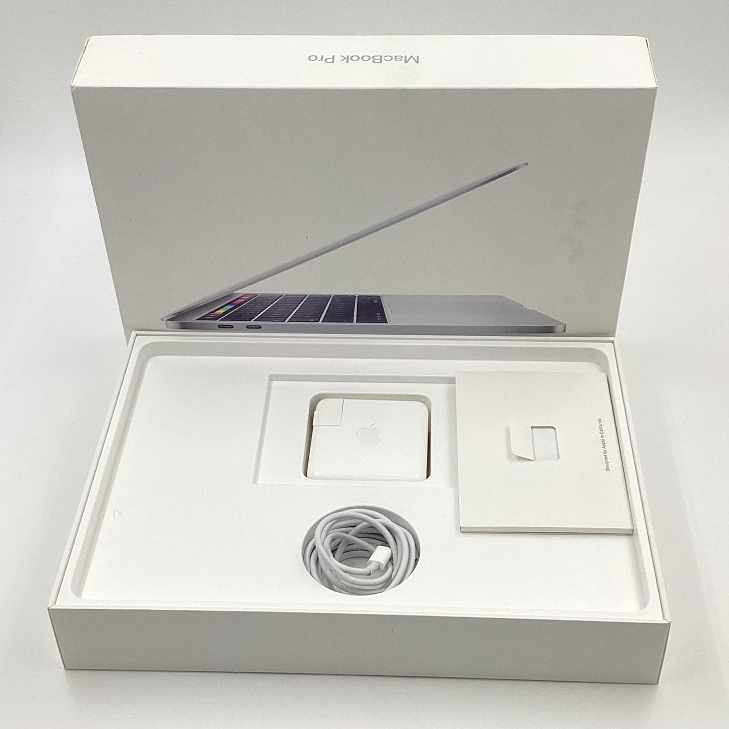 【全額返金保証】【最速発送】Apple MacBook Pro 13.3インチ 2019 2.4GHz クアッドコア Intel Core i5 8GB SSD 256GB シルバー 動作確認済