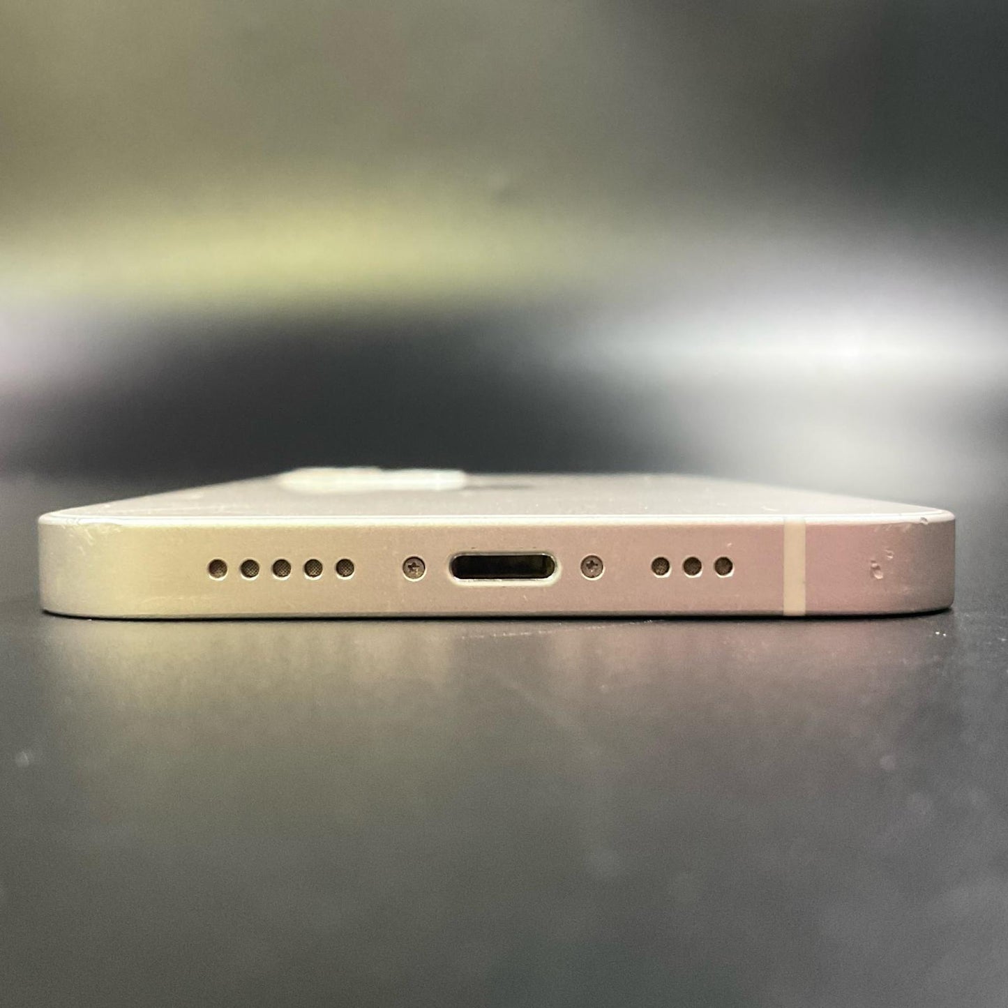 【最速発送】Apple iPhone iPhone 12 64GB ホワイト au SIMフリー 白ロム【難有】 81%