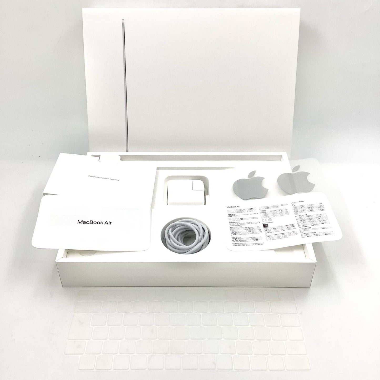 【全額返金保証】【最速発送】Apple MacBook Air 13.6インチ 2022 Apple M2 8GB SSD 256GB シルバー 95.2% 美品 動作確認済