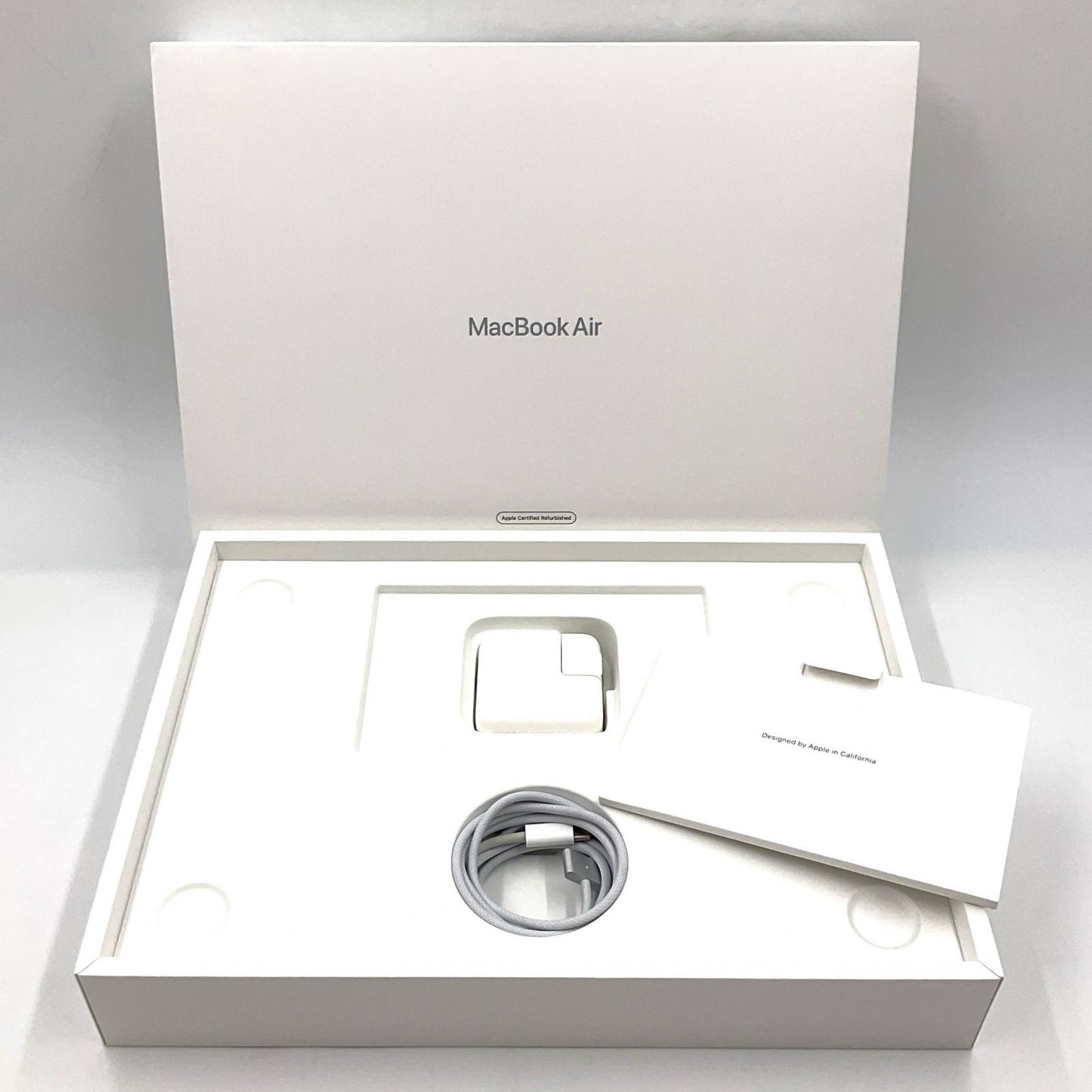 【全額返金保証】【最速発送】Apple MacBook Air 13.6インチ 2022 Apple M2 8GB SSD 256GB シルバー 100% 超美品 動作確認済