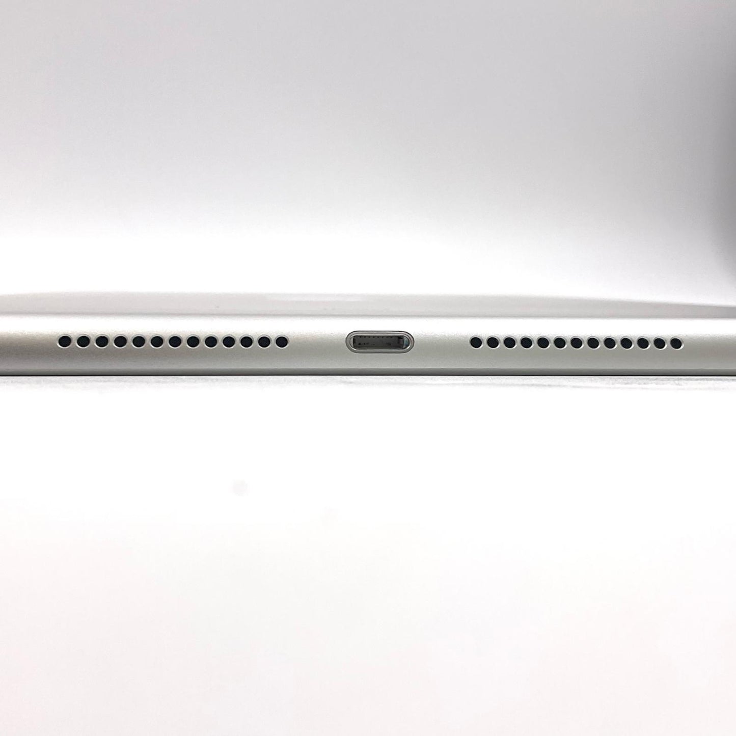 【全額返金保証】【最速発送】Apple iPad iPad 10.2インチ 第9世代 64GB シルバー WiFi+Cellular au 白ロム 動作確認済