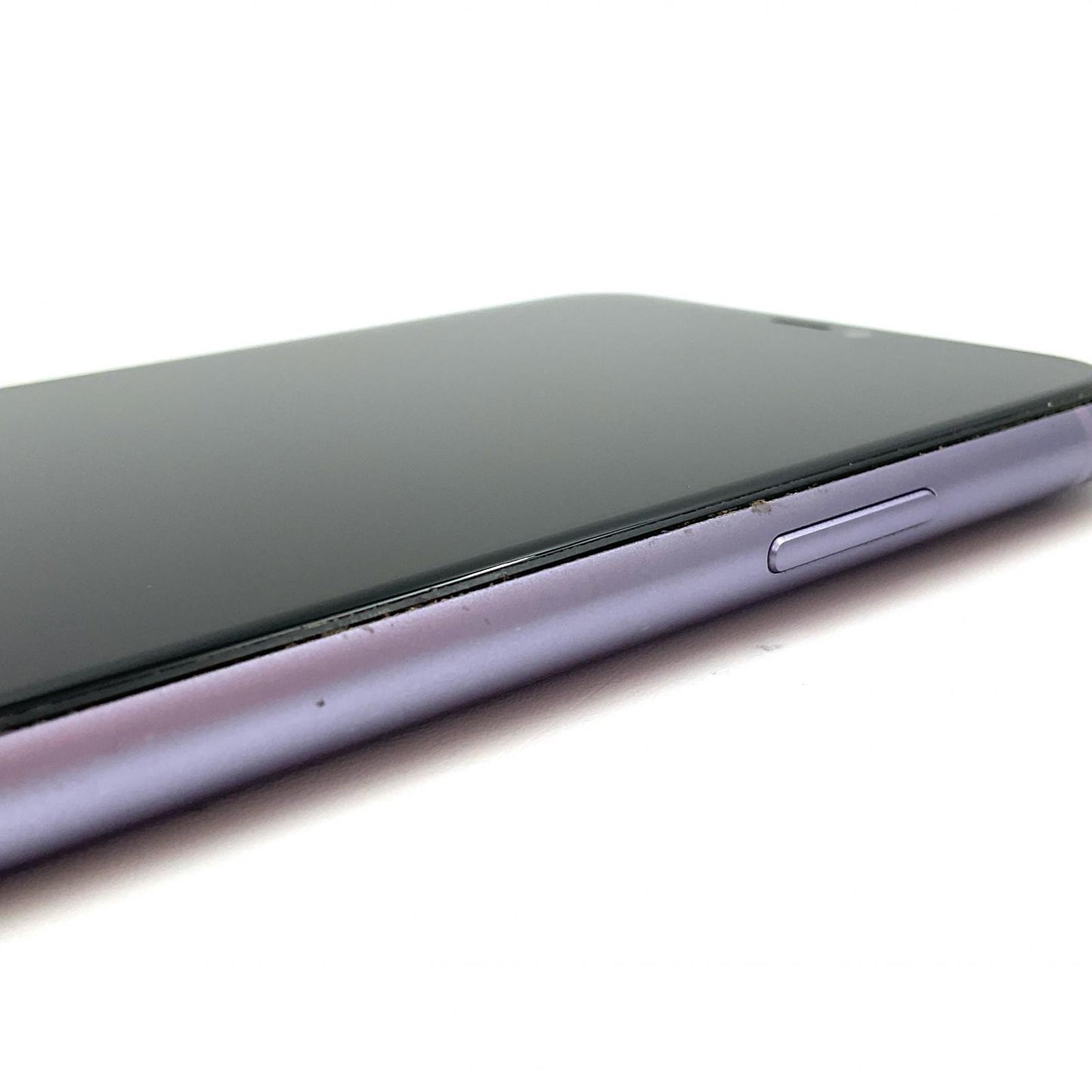 【全額返金保証】【最速発送】Apple iPhone iPhone 11 64GB パープル Softbank 白ロム 動作確認済 72%