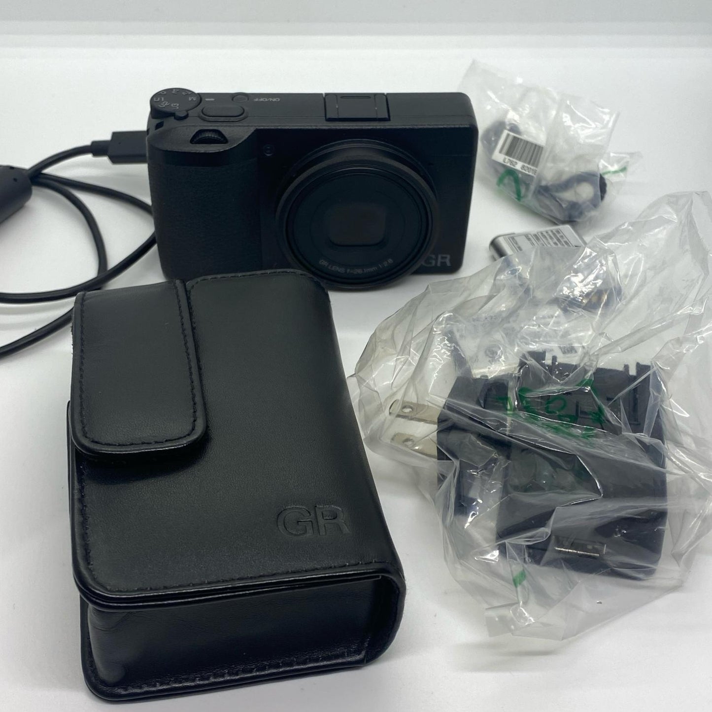 【全額返金保証】【最速発送】RICOH コンパクトデジタルカメラ RICOH GR IIIx 超美品 動作確認済