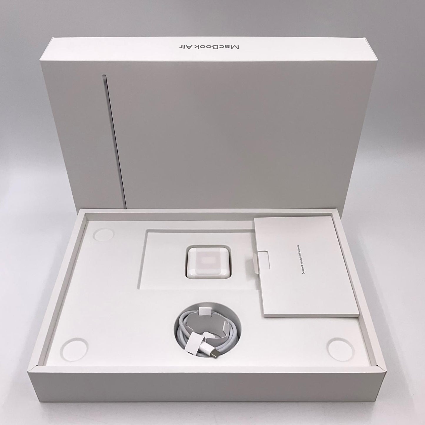 【全額返金保証】【最速発送】Apple MacBook Air 13インチ 2024 M3 16GB SSD 512GB シルバー 100% 美品 動作確認済