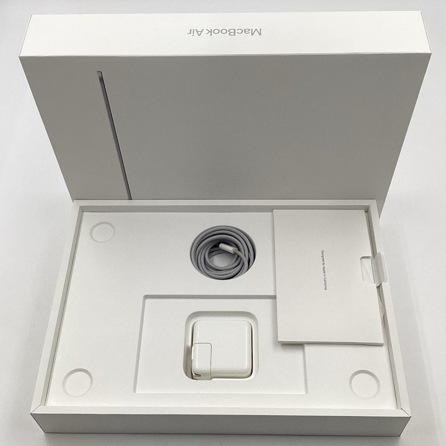 【全額返金保証】【最速発送】Apple MacBook Air 13.6インチ 2022 Apple M2 8GB SSD 256GB スペースグレイ 94.9% 動作確認済