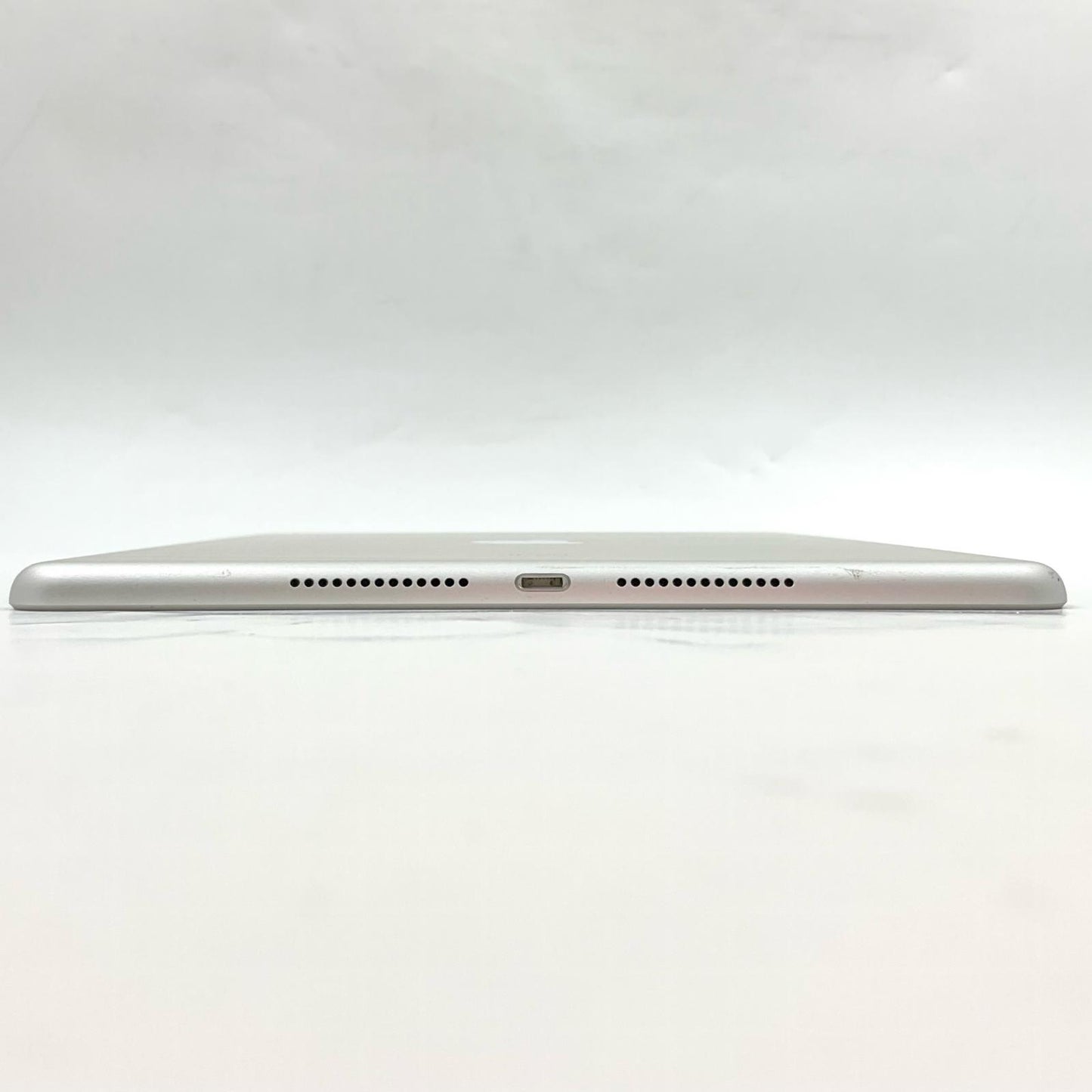【全額返金保証】【最速発送】Apple iPad iPad 10.2インチ 第7世代 128GB シルバー Wi-Fi 美品 動作確認済