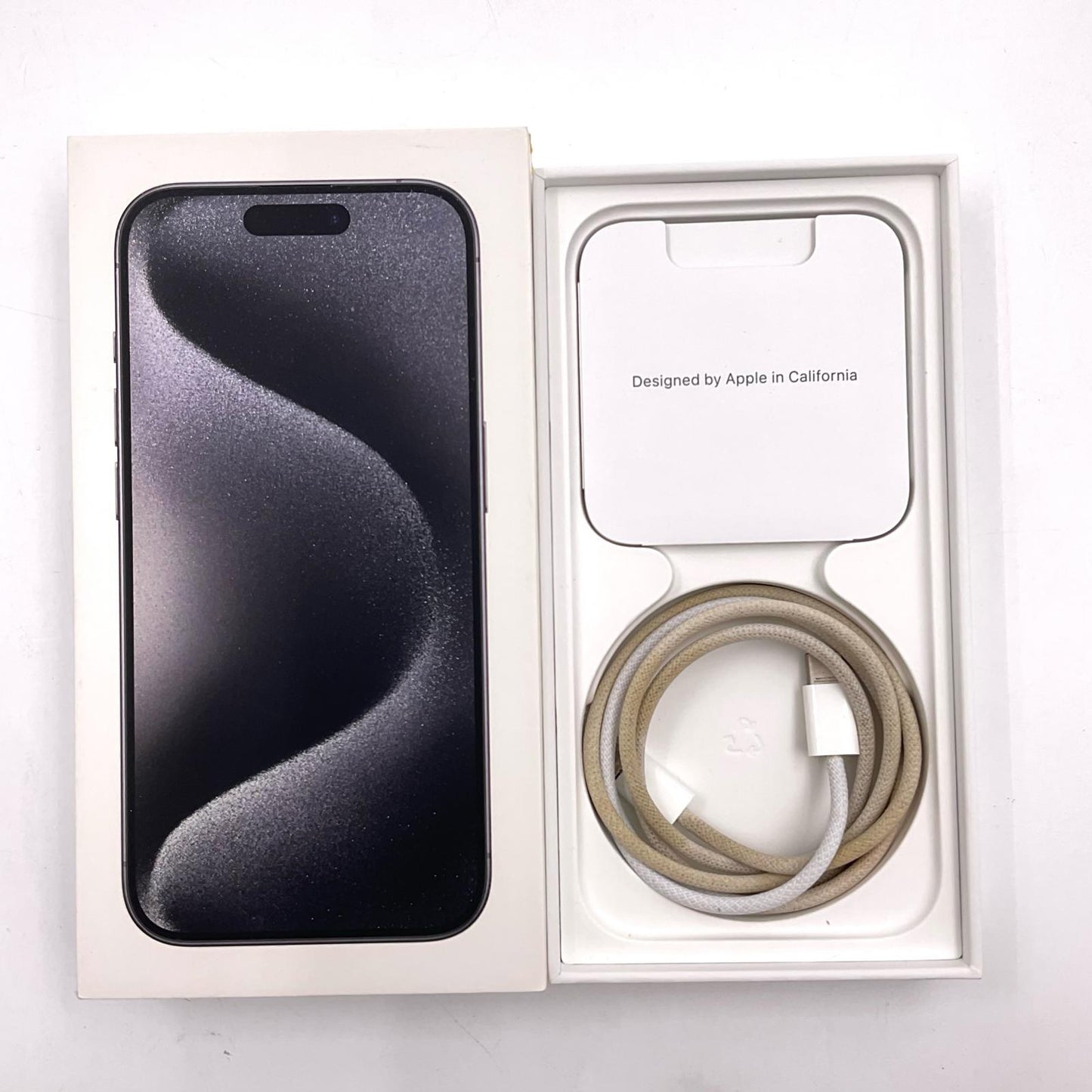【全額返金保証】【最速発送】Apple iPhone iPhone 15 Pro 256GB ブラックチタニウム SIMフリー 白ロム 動作確認済 84%