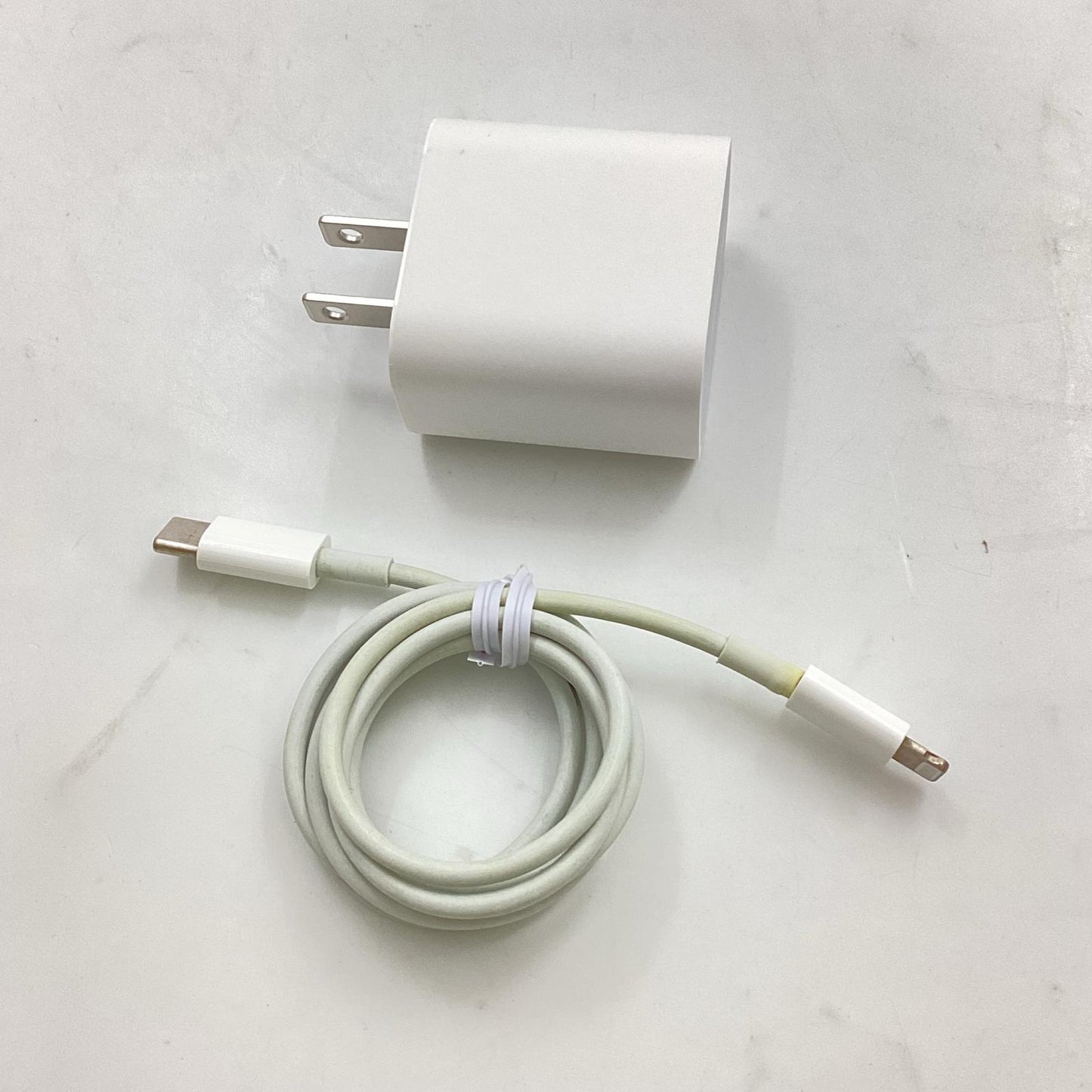 【最速発送】Apple iPad Air 第3世代 64GB ゴールド Wi-Fi【難有】