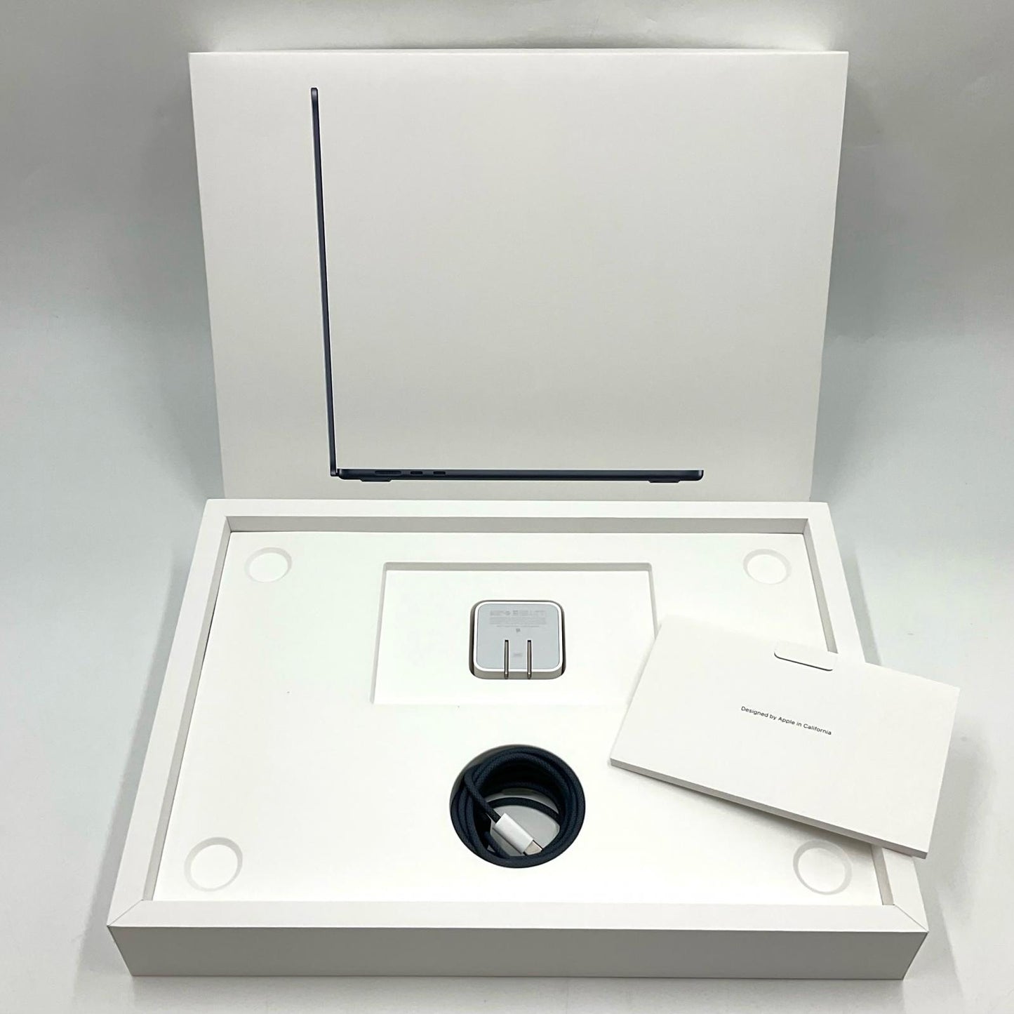 【全額返金保証】【最速発送】Apple MacBook Air 15.3インチ 2025 Apple M4 16GB SSD 512GB ミッドナイト 100% 超美品 動作確認済