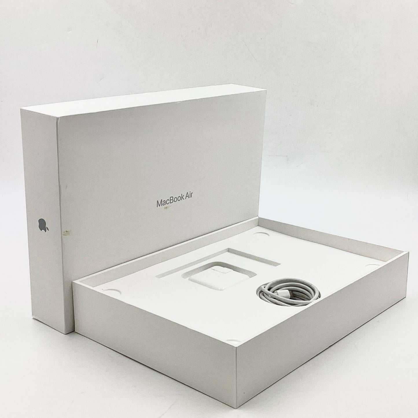 【最速発送】Apple MacBook Air 13インチ 2020 Apple M1 8GB SSD 256GB スペースグレイ 92%【難有】
