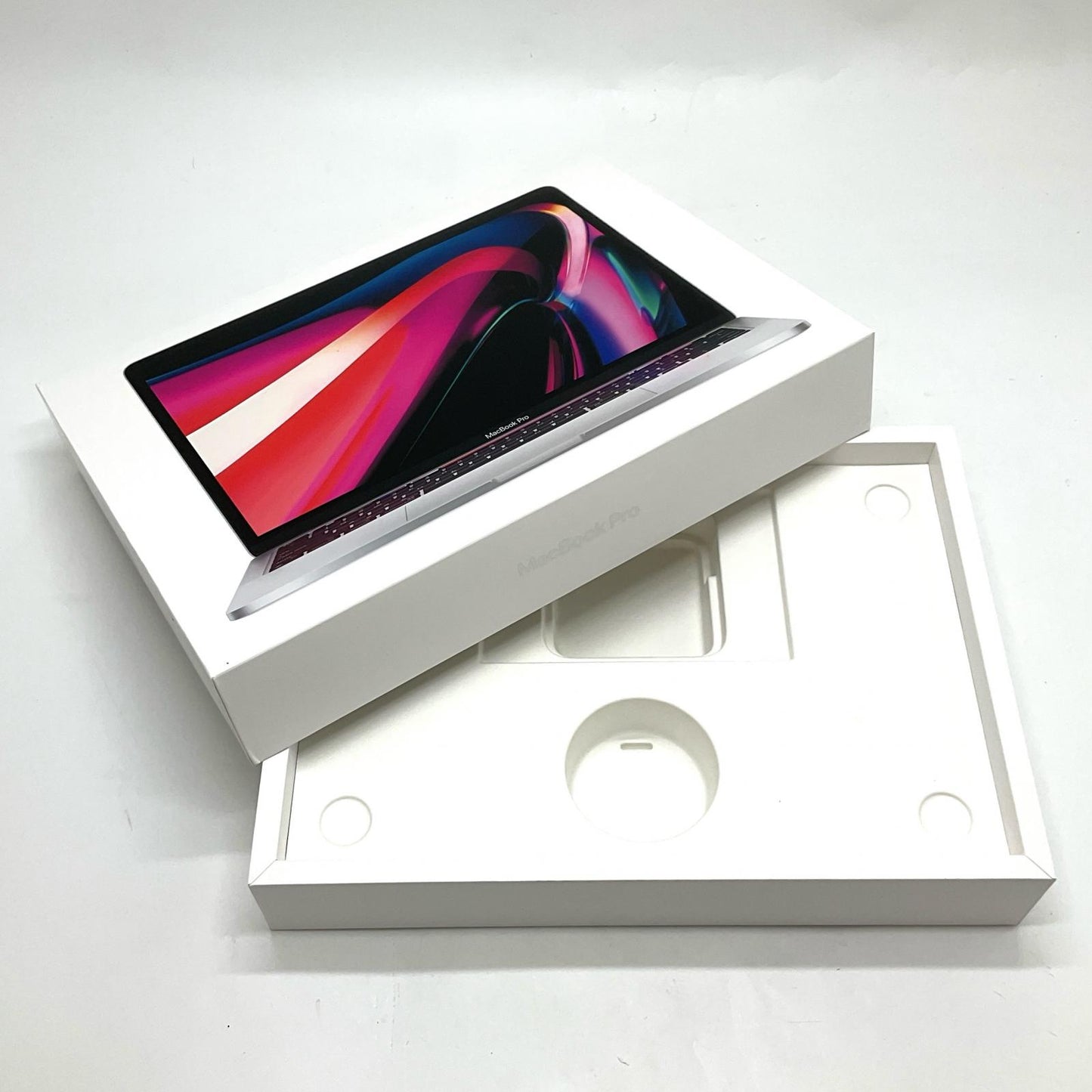【全額返金保証】【最速発送】Apple MacBook Pro 13インチ 2020 Apple M1 8GB SSD 256GB シルバー 100% 動作確認済