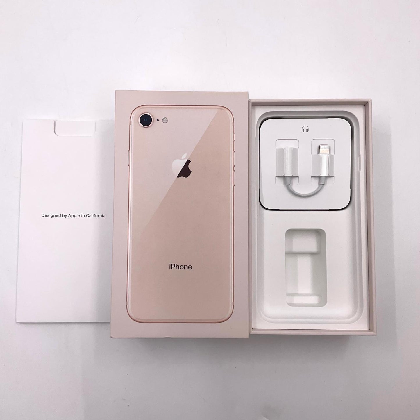 【最速発送】Apple iPhone iPhone 8 256GB ゴールド docomo SIMフリー 白ロム【難有】 55%