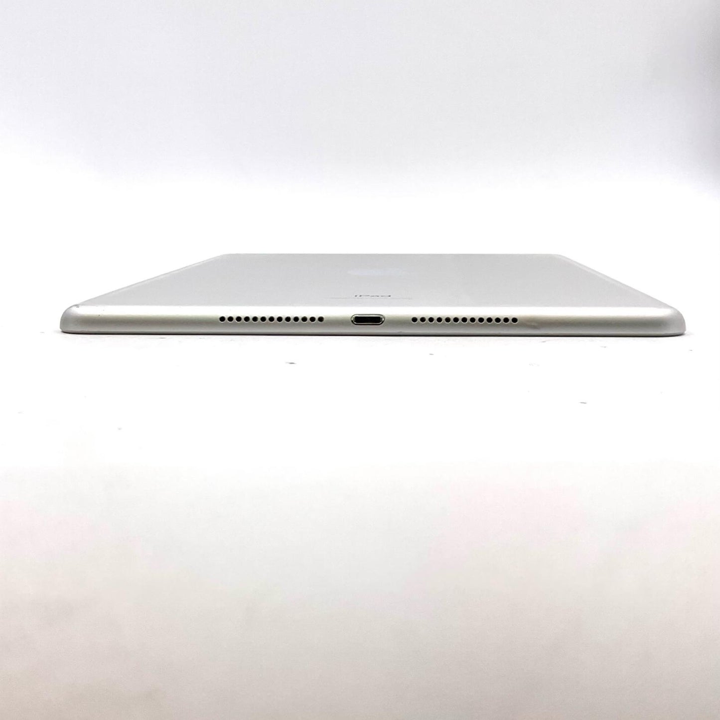 【全額返金保証】【最速発送】Apple iPad iPad 10.2インチ 第7世代 128GB シルバー Wi-Fi 動作確認済