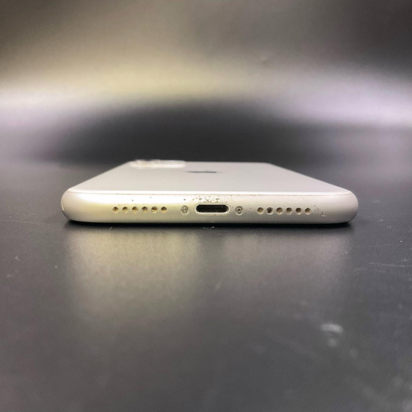 【全額返金保証】【最速発送】Apple iPhone iPhone 11 64GB ホワイト docomo 白ロム 動作確認済 74%