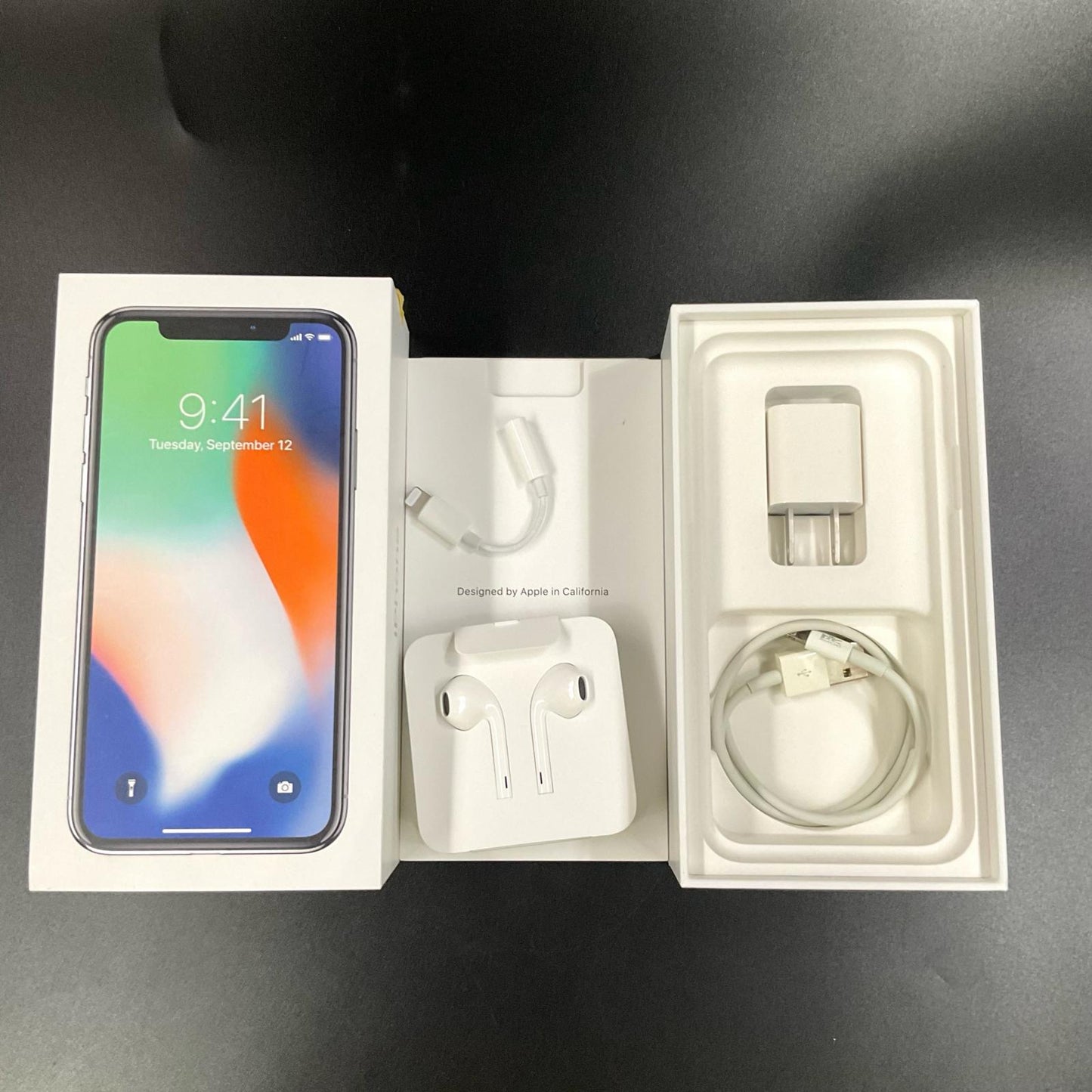 【全額返金保証】【最速発送】Apple iPhone iPhone X 256GB シルバー docomo 白ロム 動作確認済 94%