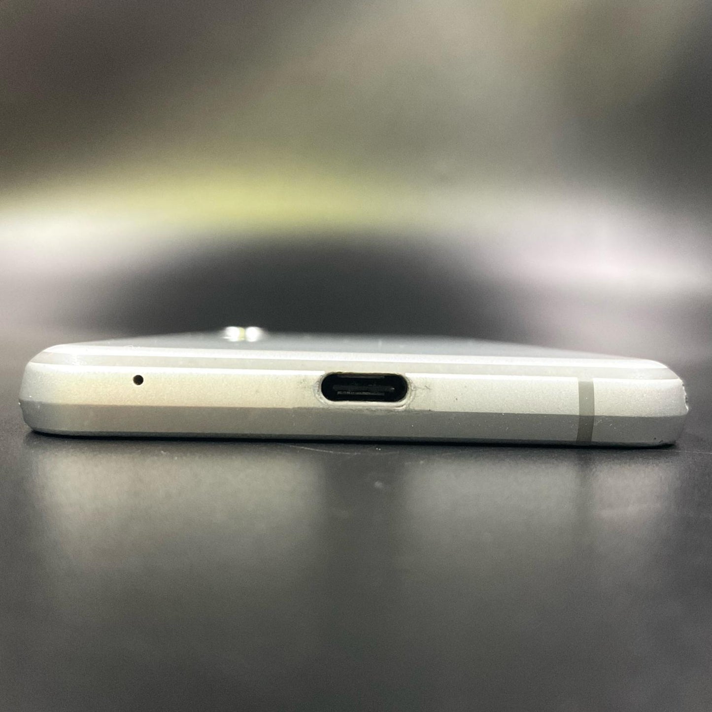 【全額返金保証】【最速発送】SHARP AQUOS sense3 basic 32GB シルバー Softbank 907SH 白ロム 動作確認済