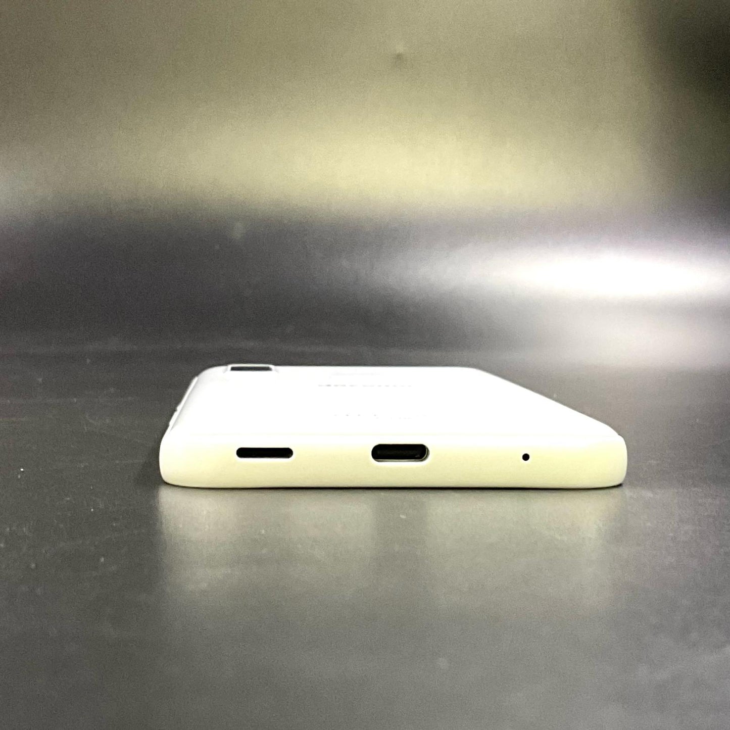 【全額返金保証】【最速発送】富士通 arrows 64GB docomo F-51B 白ロム 美品 動作確認済