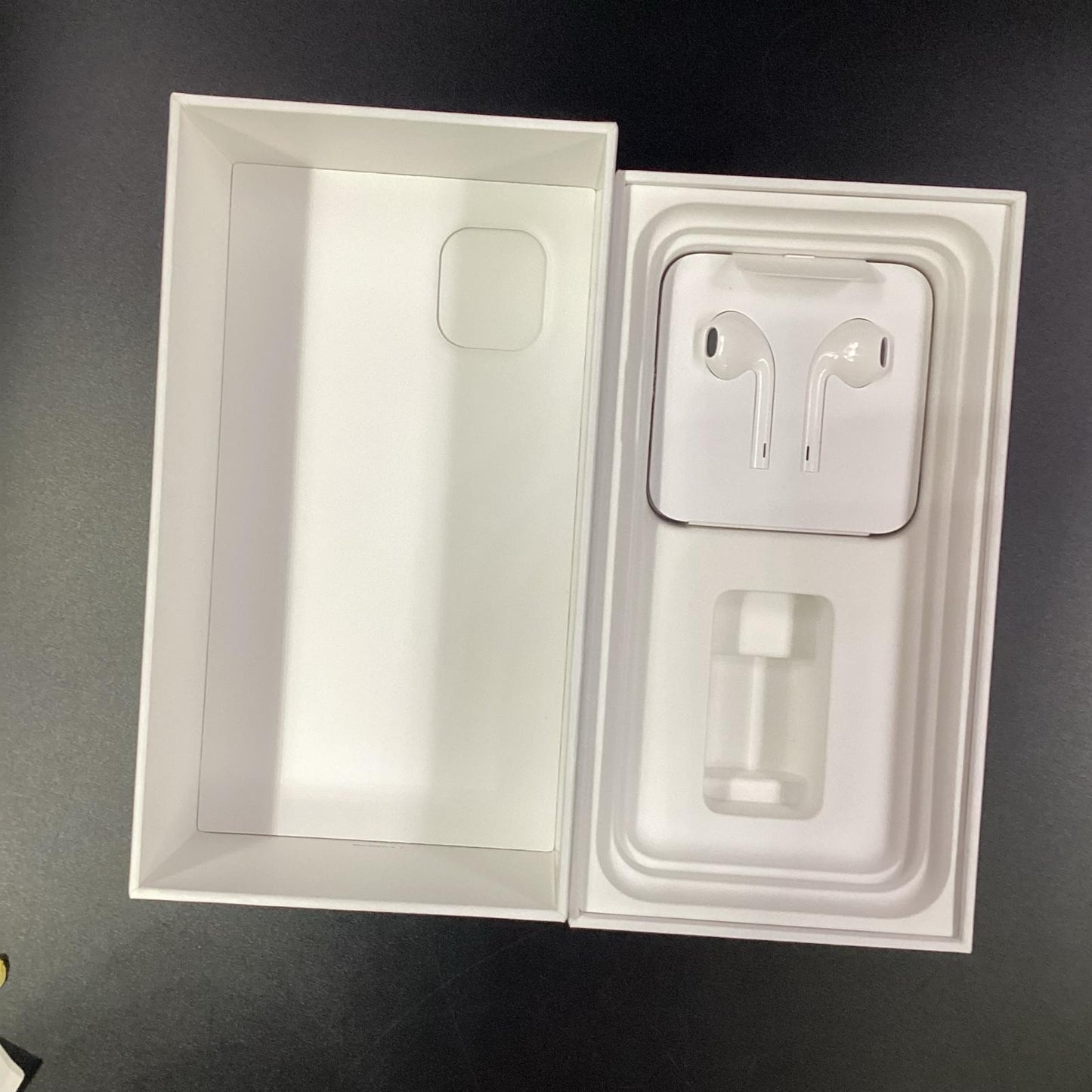 【最速発送】Apple iPhone iPhone 11 128GB ホワイト SIMフリー 白ロム【難有】 73%