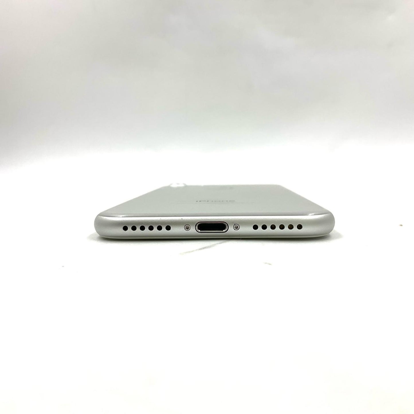 【最速発送】Apple iPhone iPhone 7 32GB シルバー Softbank 白ロム【難有】 84%