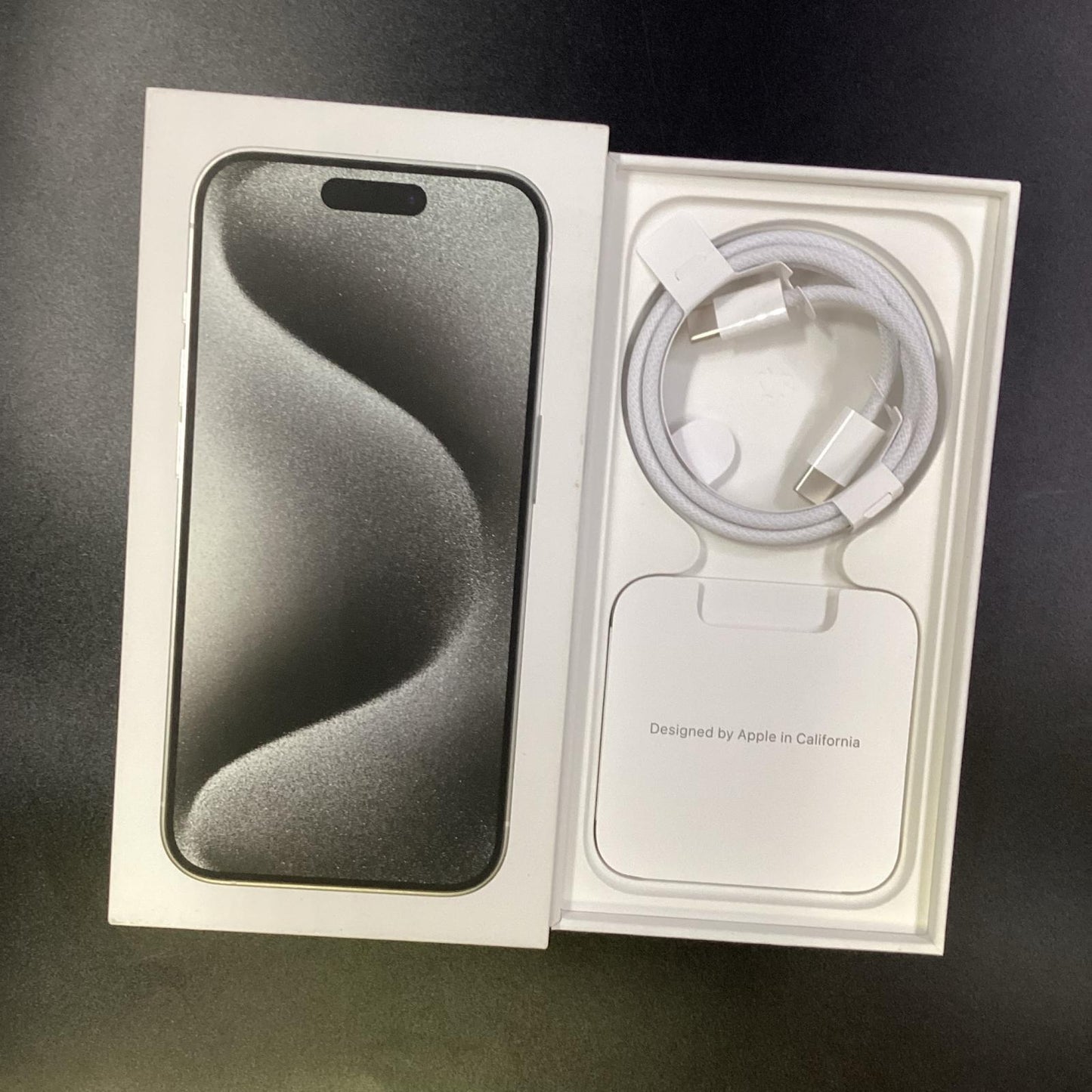 【全額返金保証】【最速発送】Apple iPhone iPhone 15 Pro 256GB ホワイトチタニウム SIMフリー 白ロム 美品 動作確認済 90%