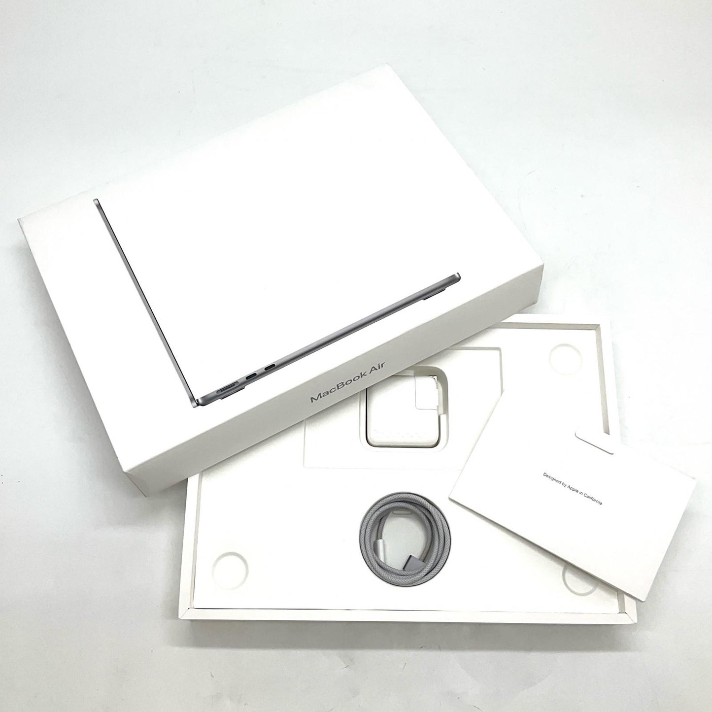 【全額返金保証】【最速発送】Apple MacBook Air 13.6インチ 2024 Apple M3 16GB 256GB スペースグレイ 97% 美品 動作確認済