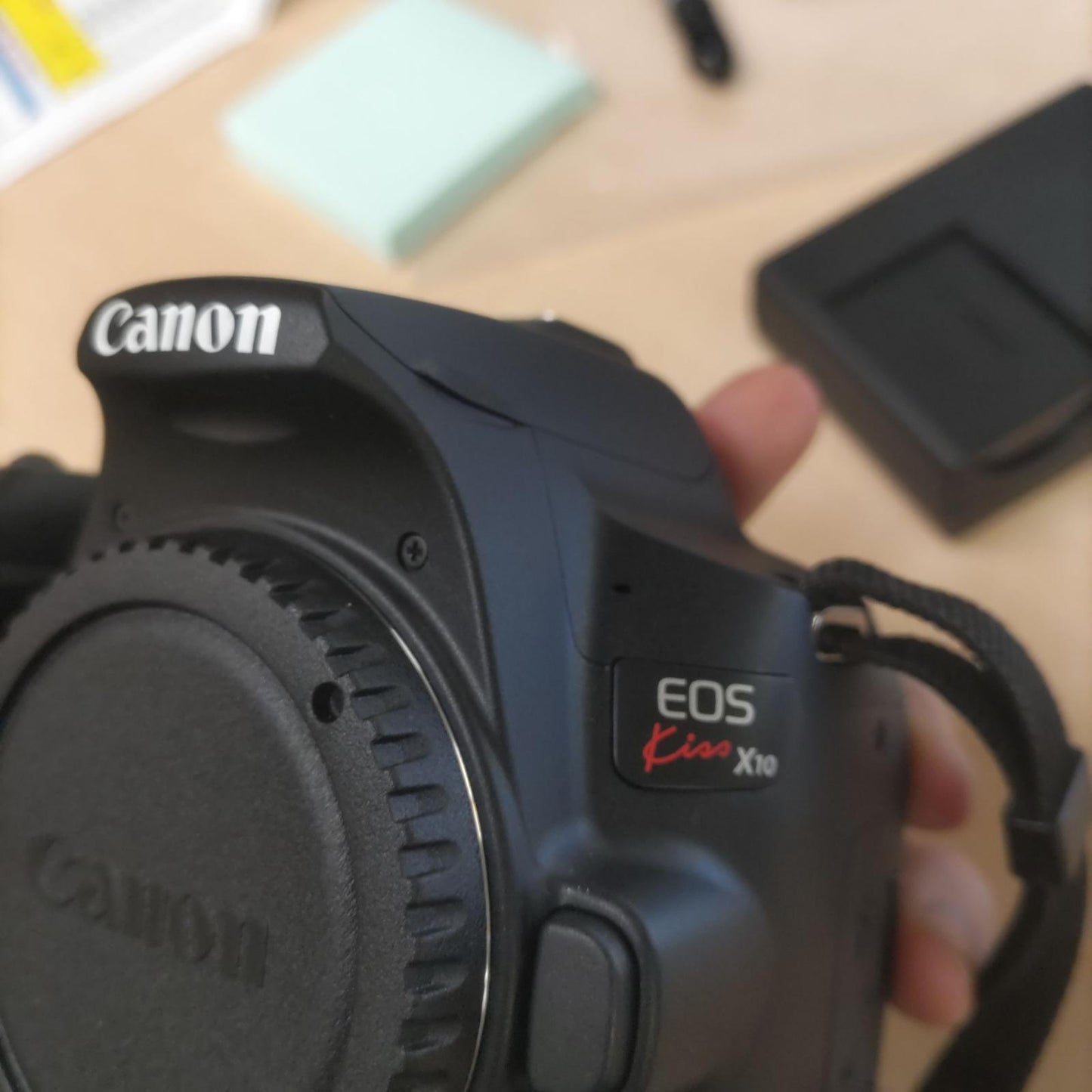【全額返金保証】【最速発送】Canon デジタル一眼 EOS Kiss X10 ボディ ブラック 美品 動作確認済