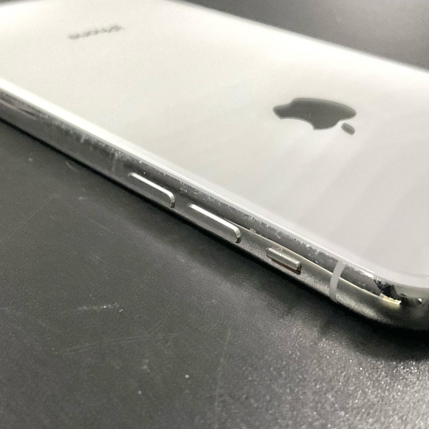【最速発送】Apple iPhone iPhone X 256GB シルバー docomo 白ロム【難有】 78%%