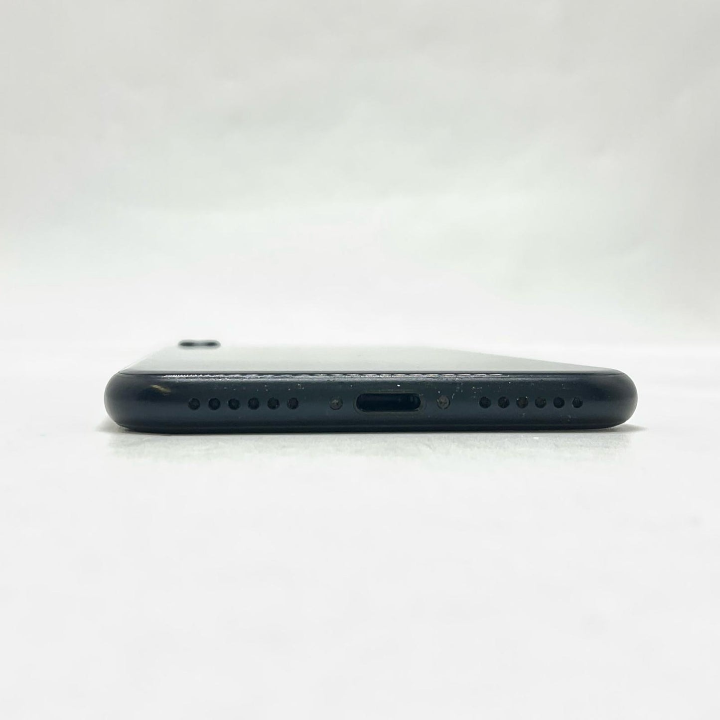 【全額返金保証】【最速発送】Apple iPhone iPhone SE(第3世代) 64GB ミッドナイト docomo 白ロム 美品 動作確認済 85%