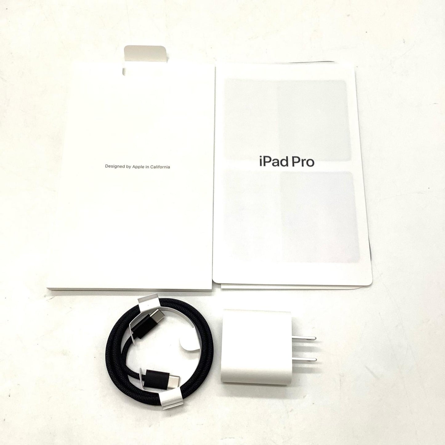 【全額返金保証】【最速発送】Apple iPad Pro M4 13インチ 1TB スペースブラック WiFi+Cellular SIMフリー 白ロム 超美品 動作確認済