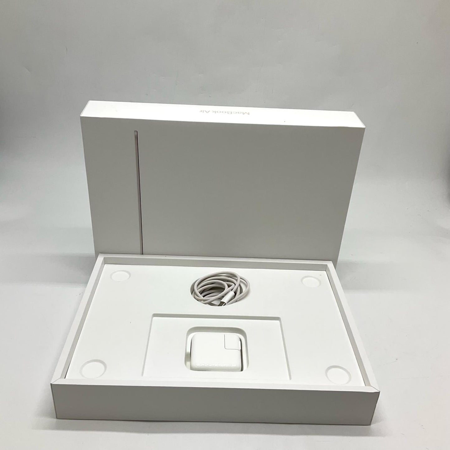 【全額返金保証】【最速発送】Apple MacBook Air 13.6インチ 2022 Apple M2 8GB SSD 256GB スターライト 100% 動作確認済