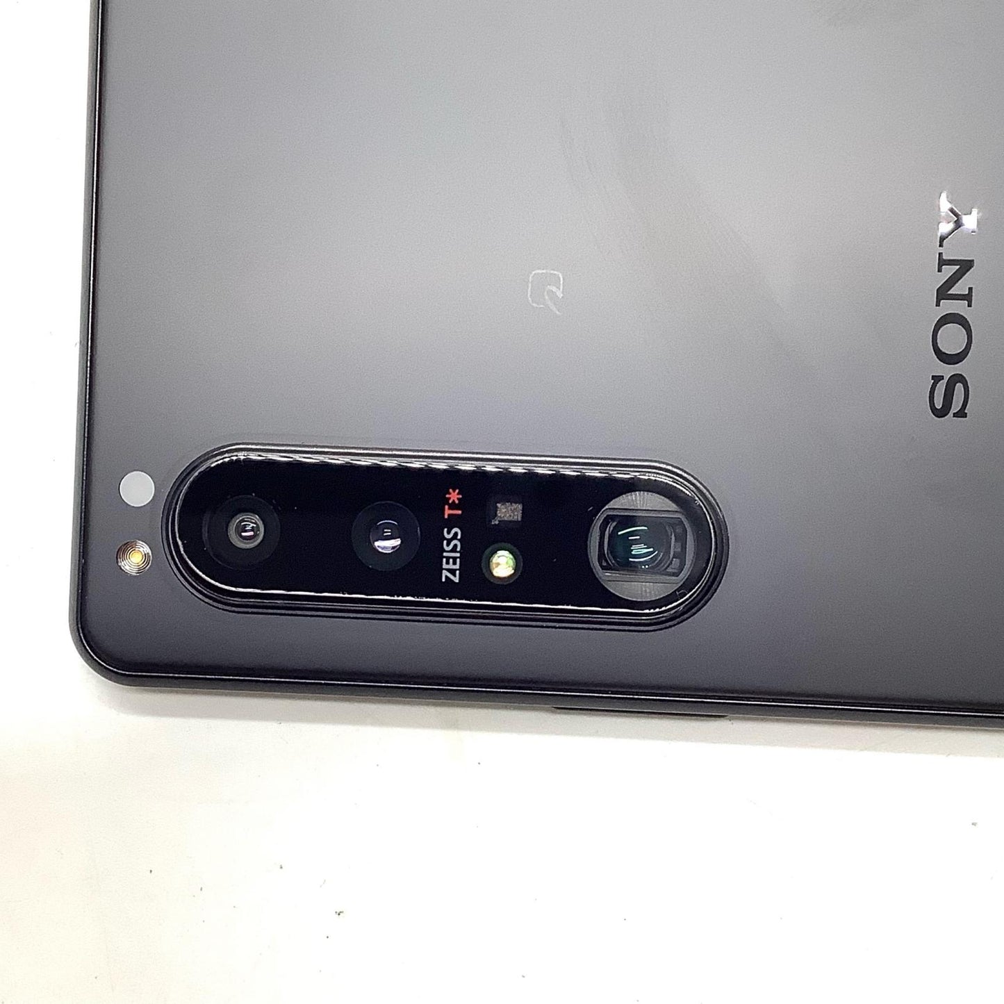 【全額返金保証】【最速発送】Sony Xperia 1 III 256GB フロストブラック au SOG03 白ロム 美品 動作確認済