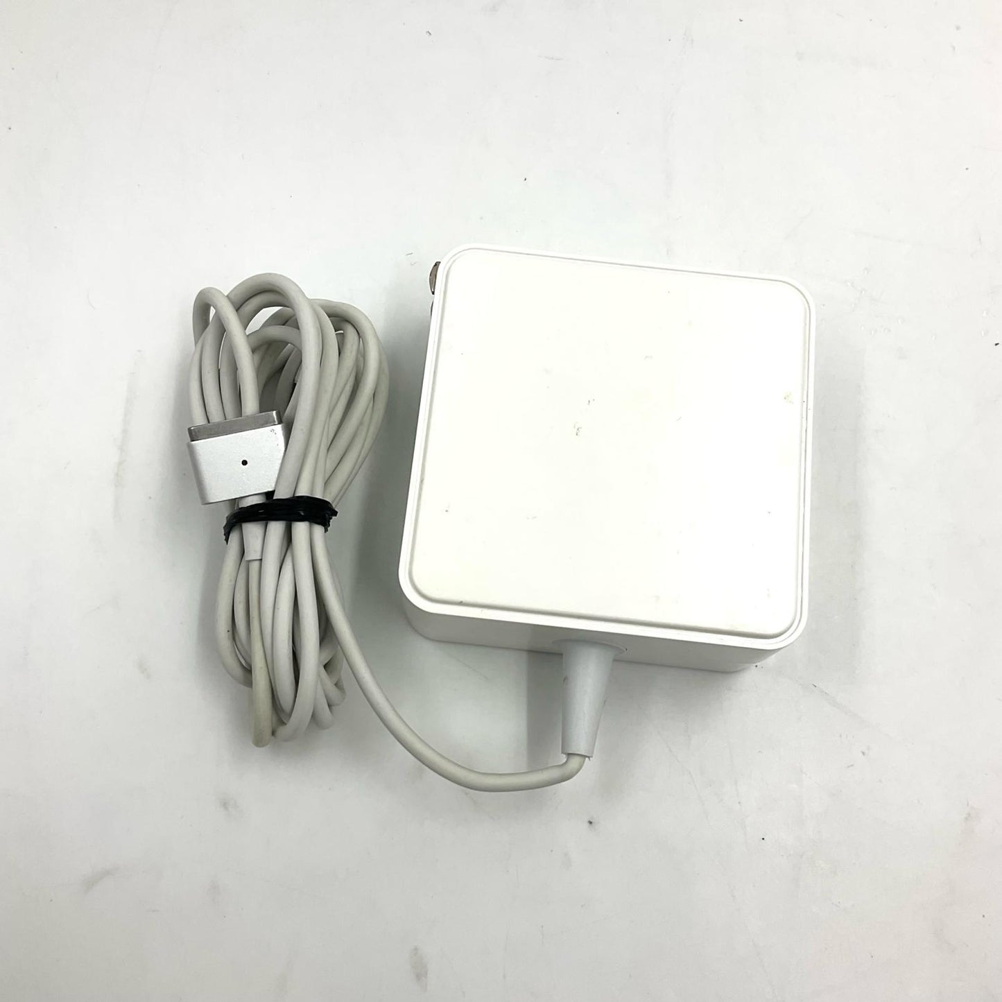 【最速発送】Apple MacBook Air 13インチ 2017 1.8 GHz デュアルコアIntel Core i5 8GB SSD 128GB シルバー【難有】