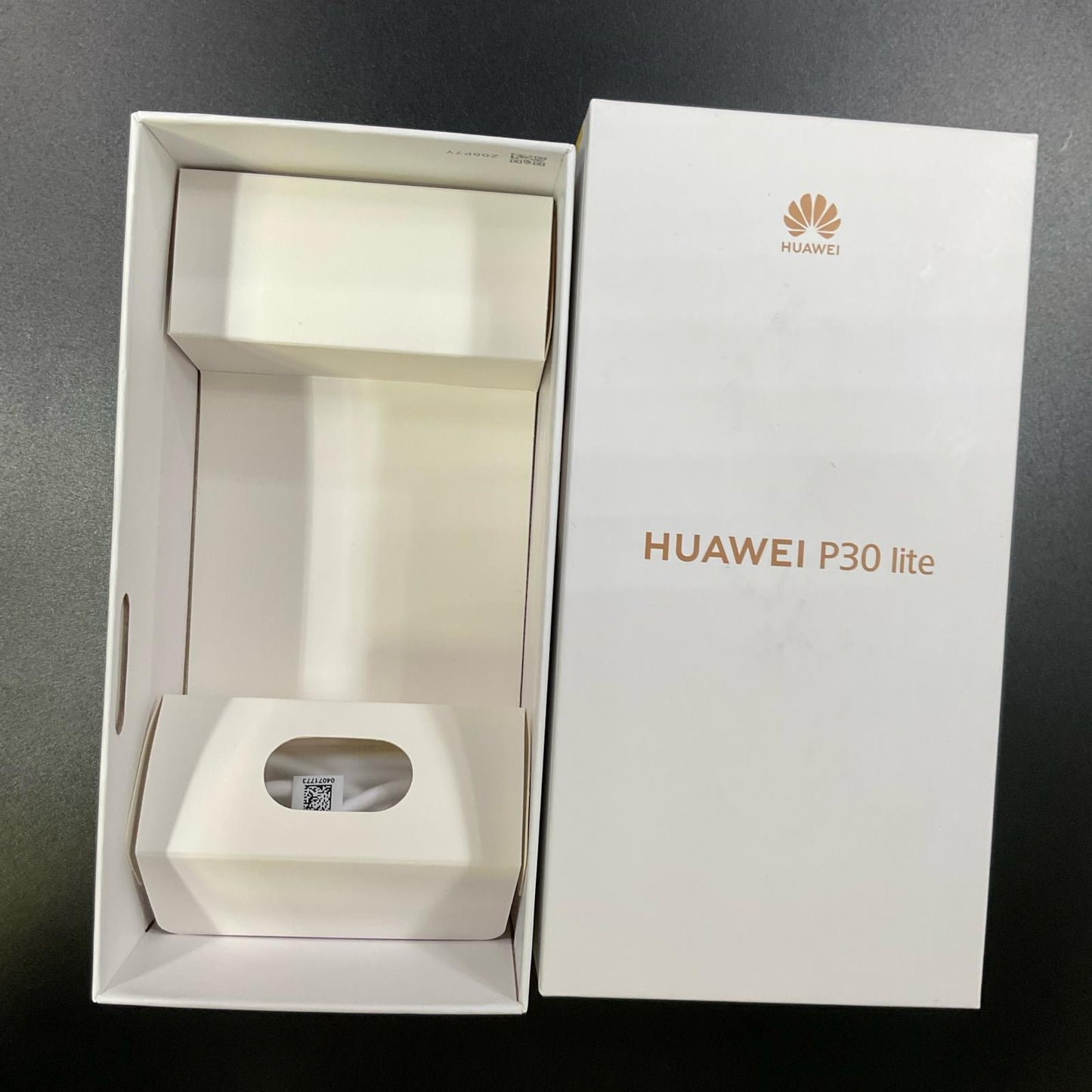 【全額返金保証】【最速発送】Huawei P 30 lite 64GB パールホワイト SIMフリー MAR-LX2J 白ロム 美品 動作確認済