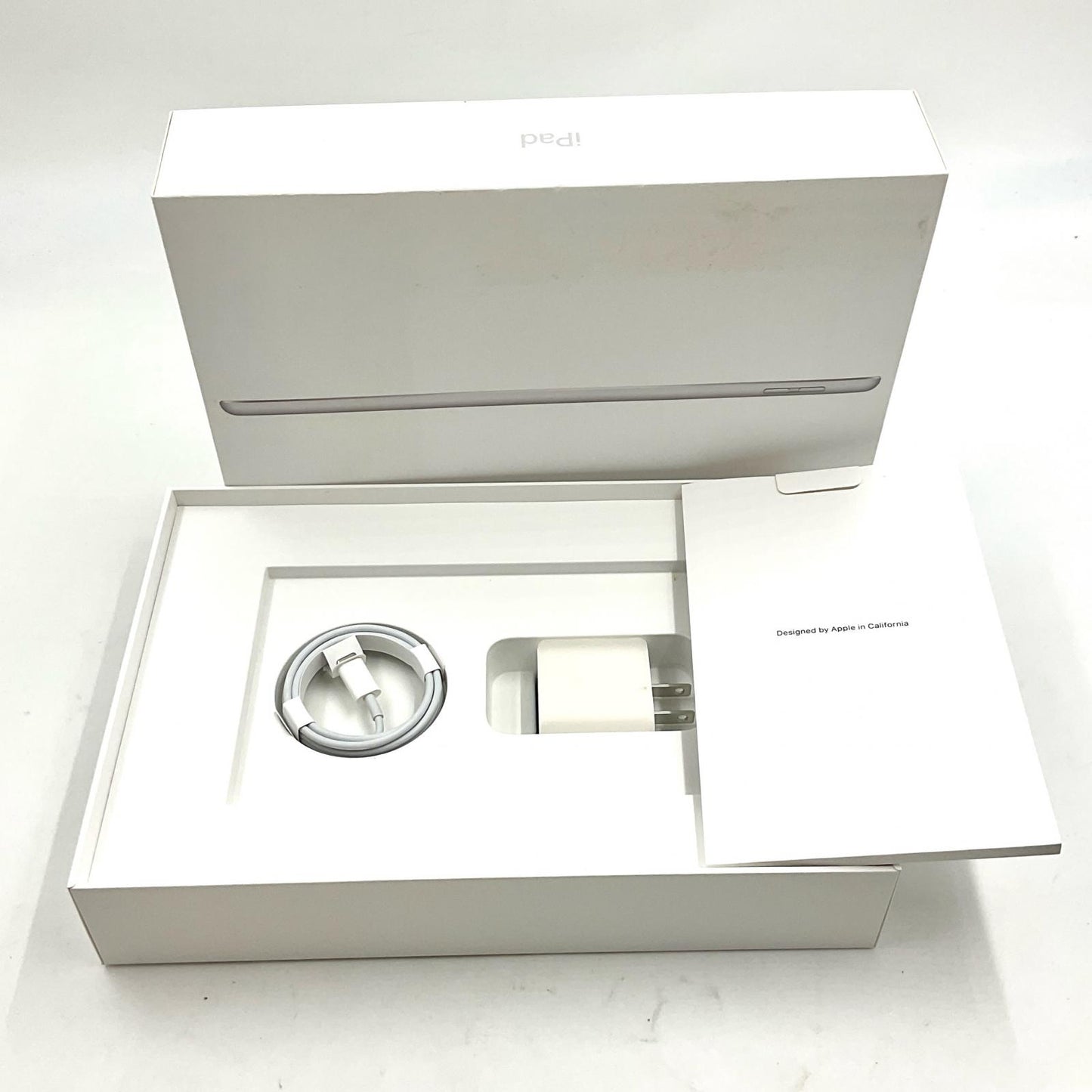 【最速発送】Apple iPad iPad 10.2インチ 第8世代 32GB シルバー Wi-Fi【難有】