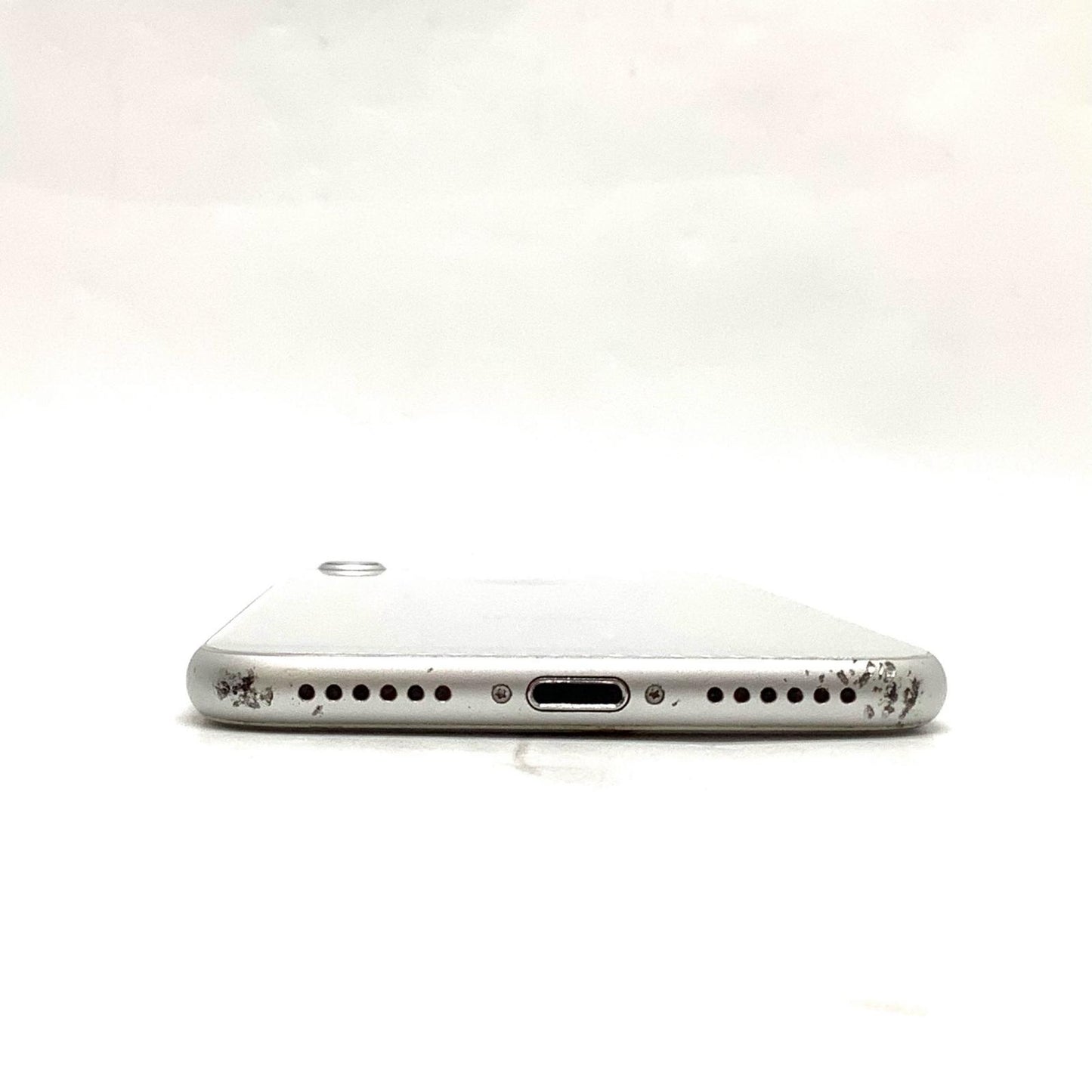 【最速発送】Apple iPhone iPhone 8 64GB シルバー docomo 白ロム【難有】 75%