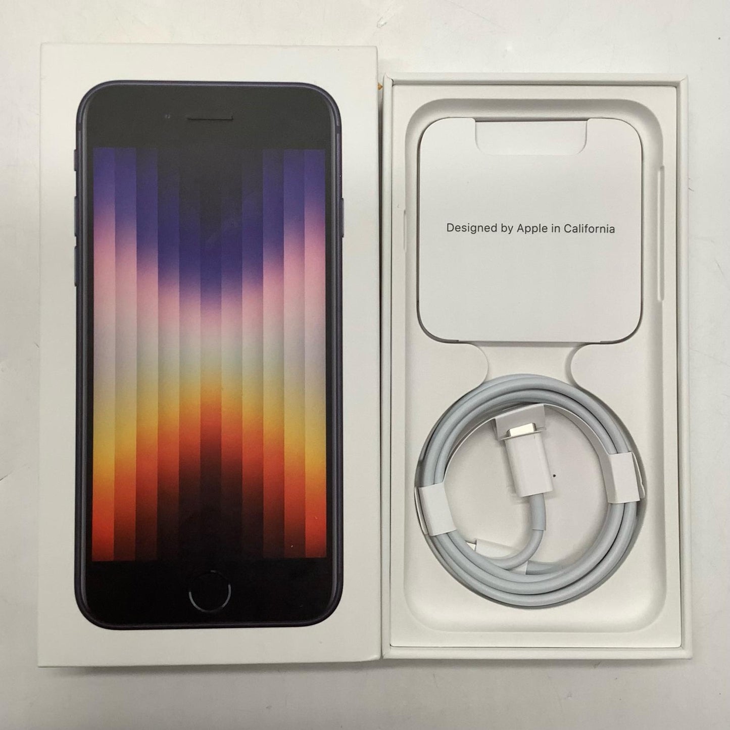 【全額返金保証】【最速発送】Apple iPhone iPhone SE(第3世代) 128GB ミッドナイト au 白ロム 美品 動作確認済 80%