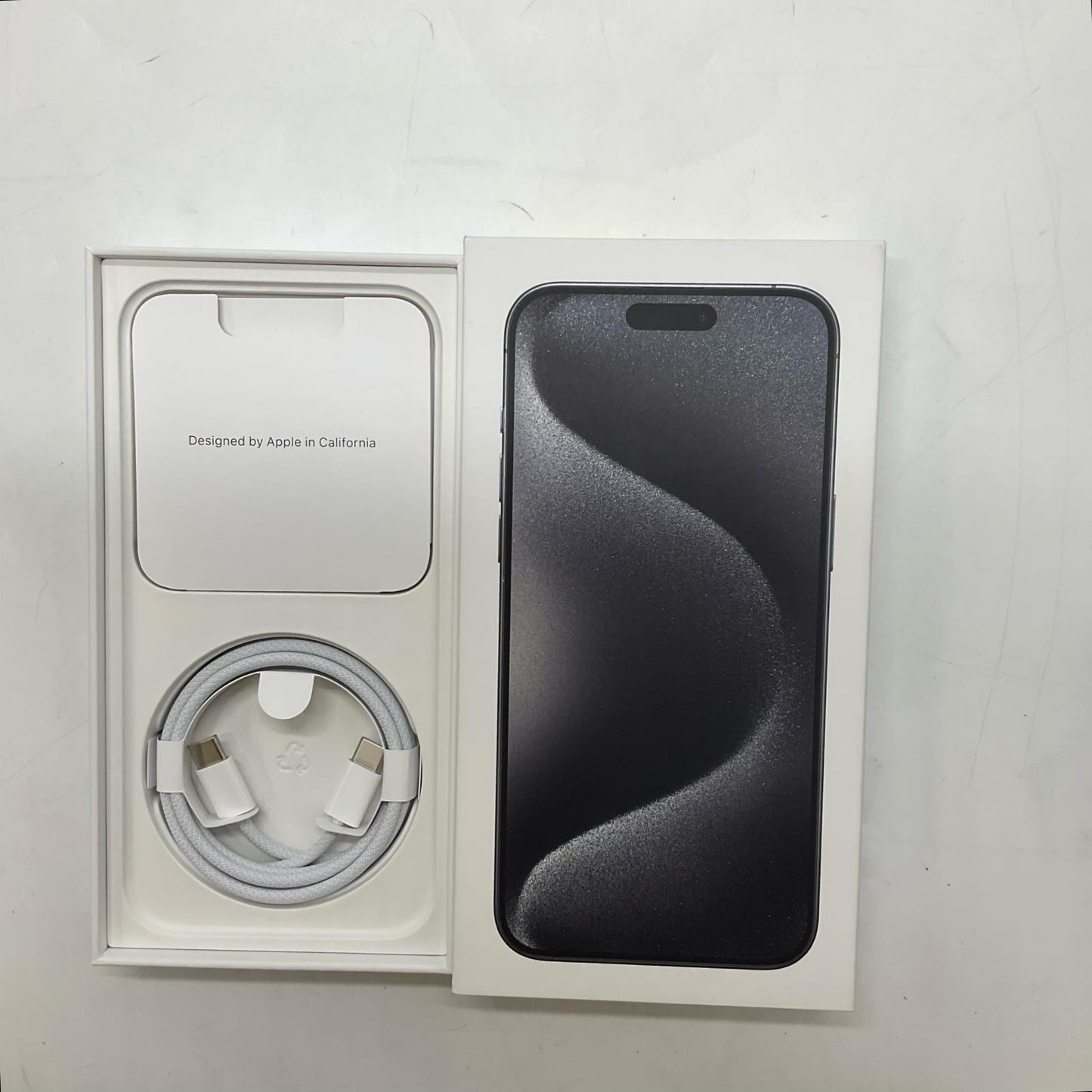 【全額返金保証】【最速発送】Apple iPhone iPhone 15 Pro Max 256GB ブラックチタニウム SIMフリー 美品 動作確認済 86%