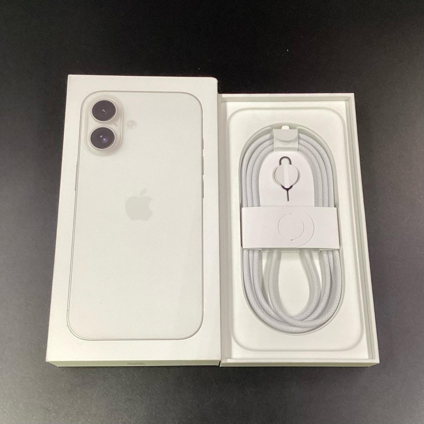 【全額返金保証】【最速発送】Apple iPhone iPhone 16 128GB ホワイト docomo 美品 動作確認済 100%