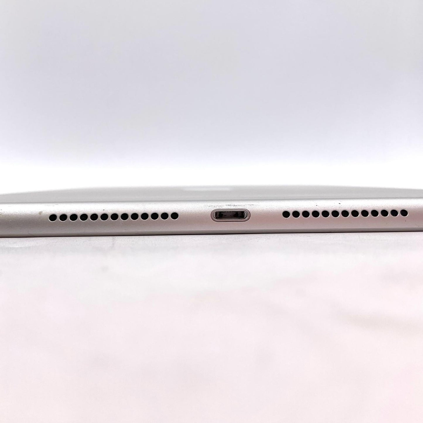 【全額返金保証】【最速発送】Apple iPad iPad 10.2インチ 第7世代 32GB シルバー WiFi+Cellular Softbank 白ロム 美品 動作確認済