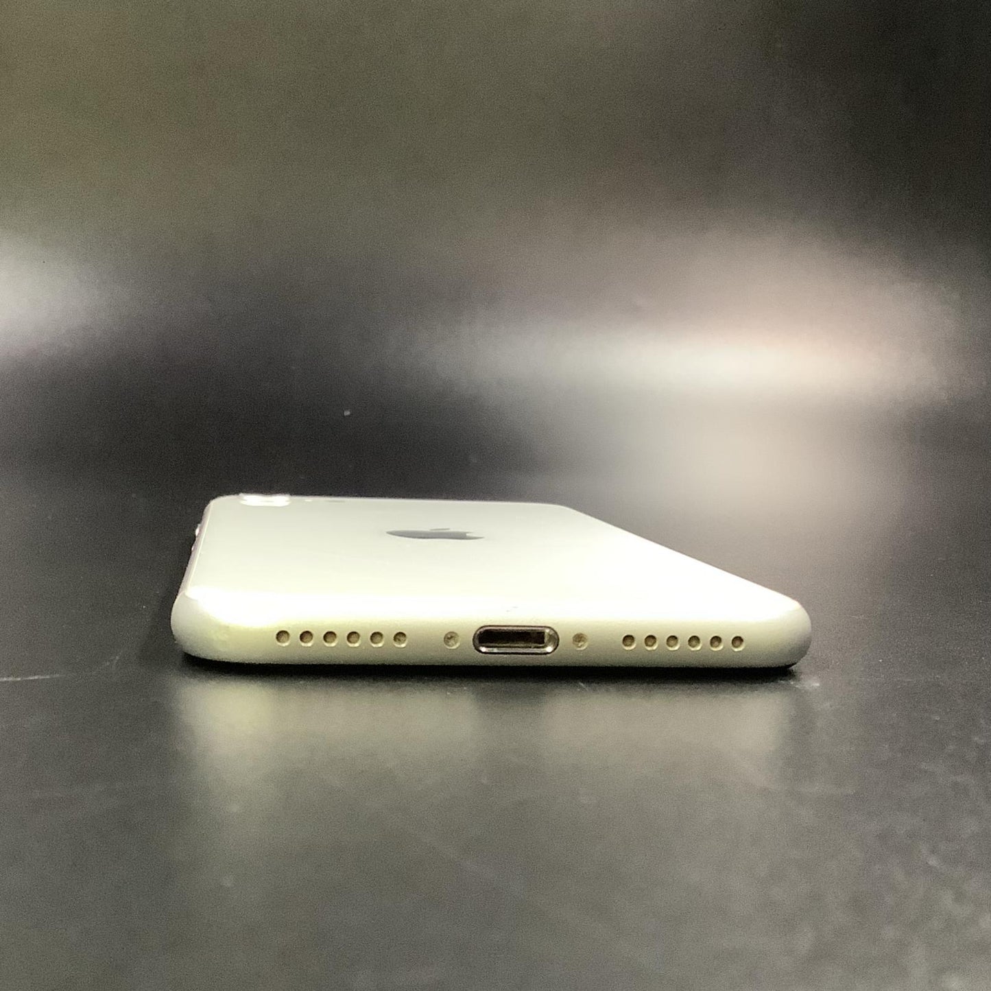 【最速発送】Apple iPhone iPhone SE(第2世代) 64GB ホワイト au SIMフリー 白ロム【難有】 82%