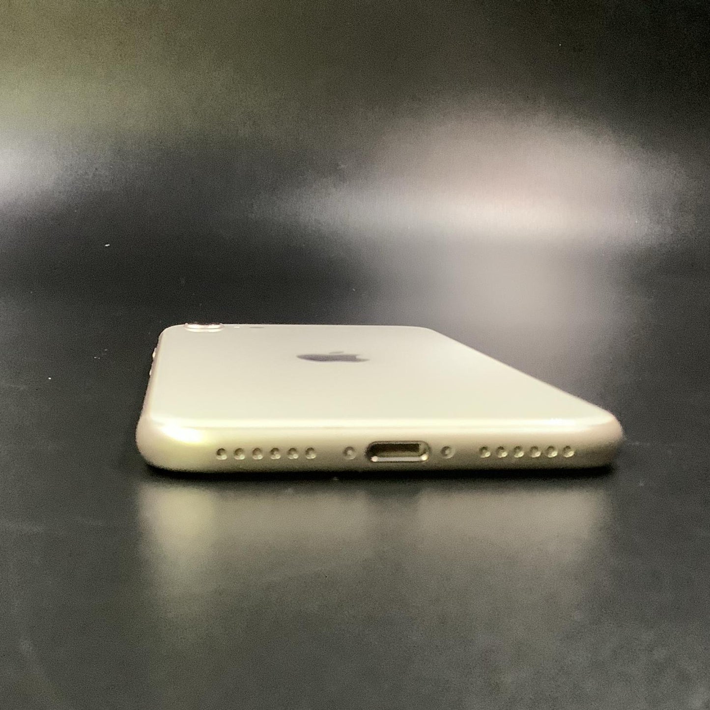 【全額返金保証】【最速発送】Apple iPhone iPhone SE(第3世代) 64GB スターライト au SIMフリー 白ロム 美品 動作確認済 90%
