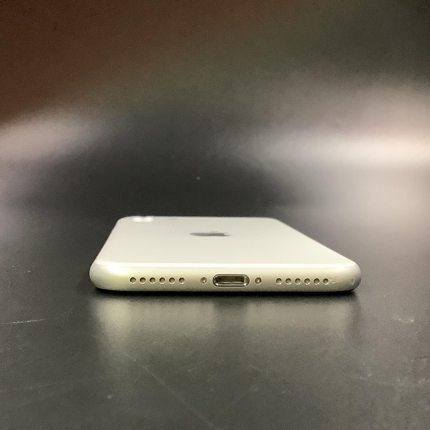 【全額返金保証】【最速発送】Apple iPhone iPhone SE(第2世代) 64GB ホワイト au SIMフリー 白ロム 動作確認済 81%