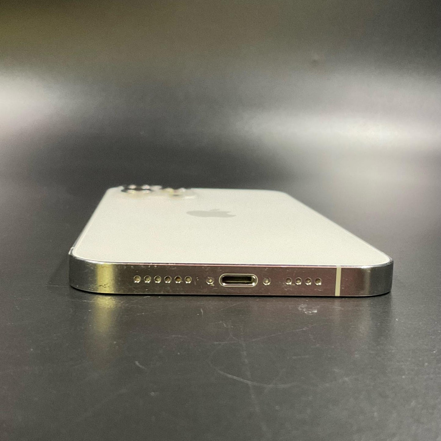 【全額返金保証】【最速発送】Apple iPhone iPhone 12 Pro Max 256GB シルバー au 白ロム 動作確認済 79%