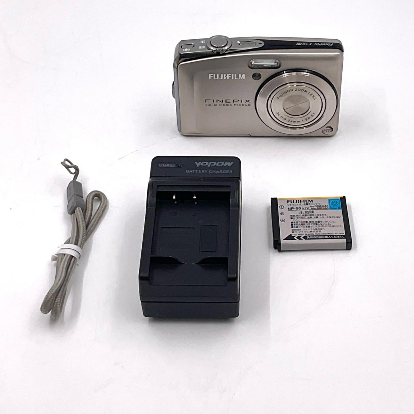 【最速発送】FUJIFILM コンパクトデジタルカメラ FinePix F50fd シルバー【難有】