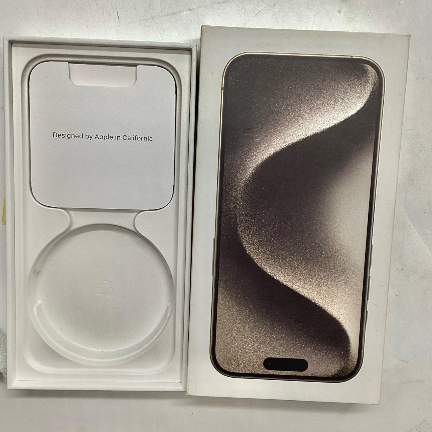 【全額返金保証】【最速発送】Apple iPhone iPhone 15 Pro 128GB ナチュラルチタニウム au SIMフリー 美品 動作確認済 84%