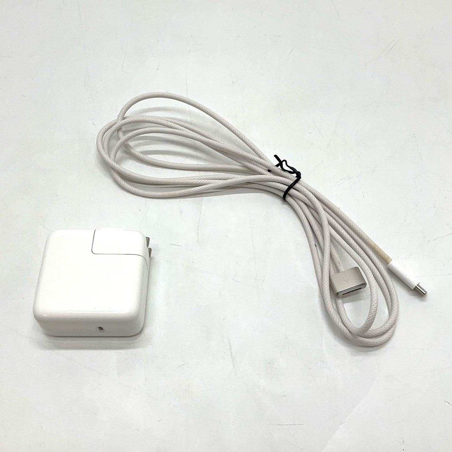 【全額返金保証】【最速発送】Apple MacBook Air 13インチ 2022 Apple M2 8GB 256GB スターライト 82% 動作確認済