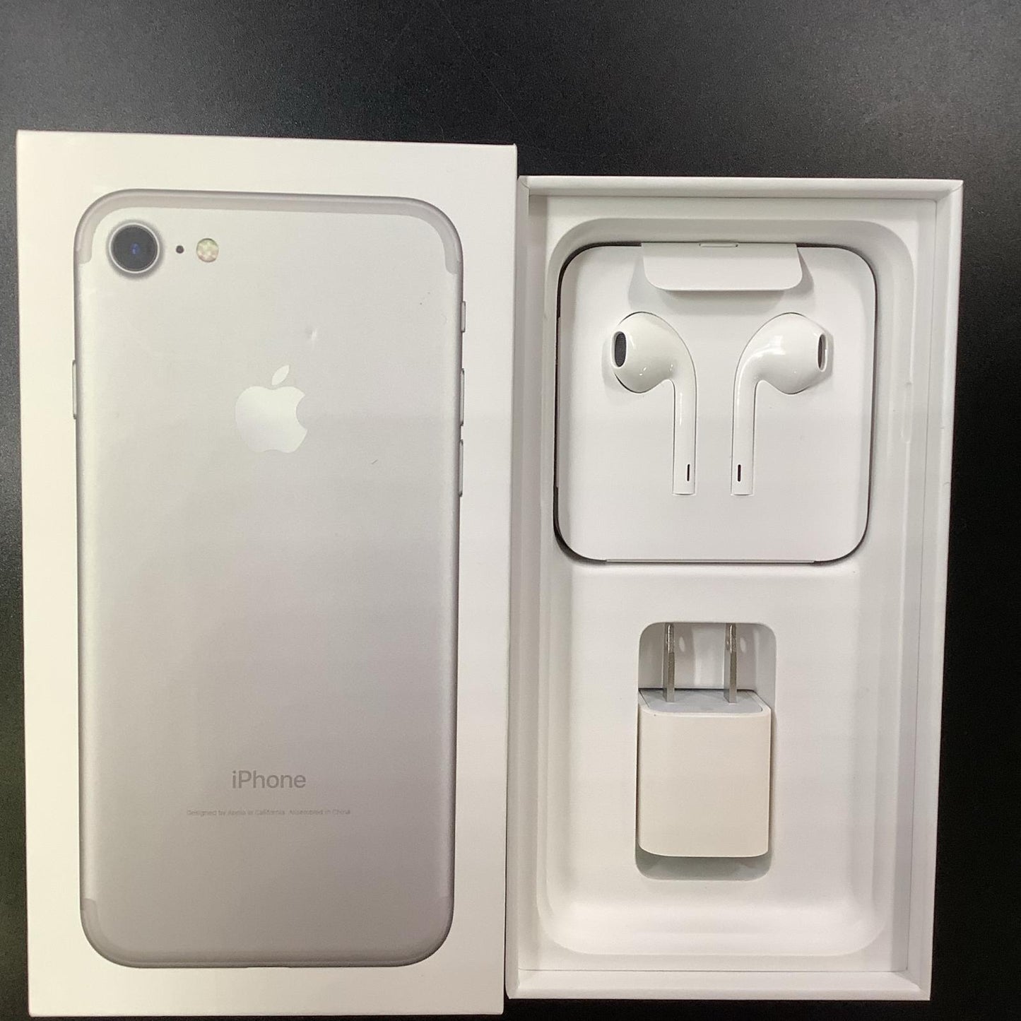 【全額返金保証】【最速発送】Apple iPhone iPhone 7 32GB シルバー Softbank 白ロム 美品 動作確認済 97%