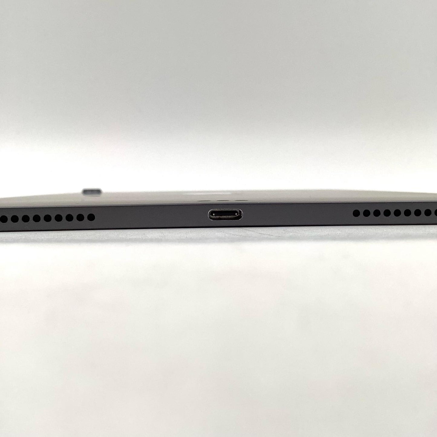 【全額返金保証】【最速発送】Apple iPad Air 10.9インチ 第5世代 64GB スペースグレイ Wi-Fi 動作確認済